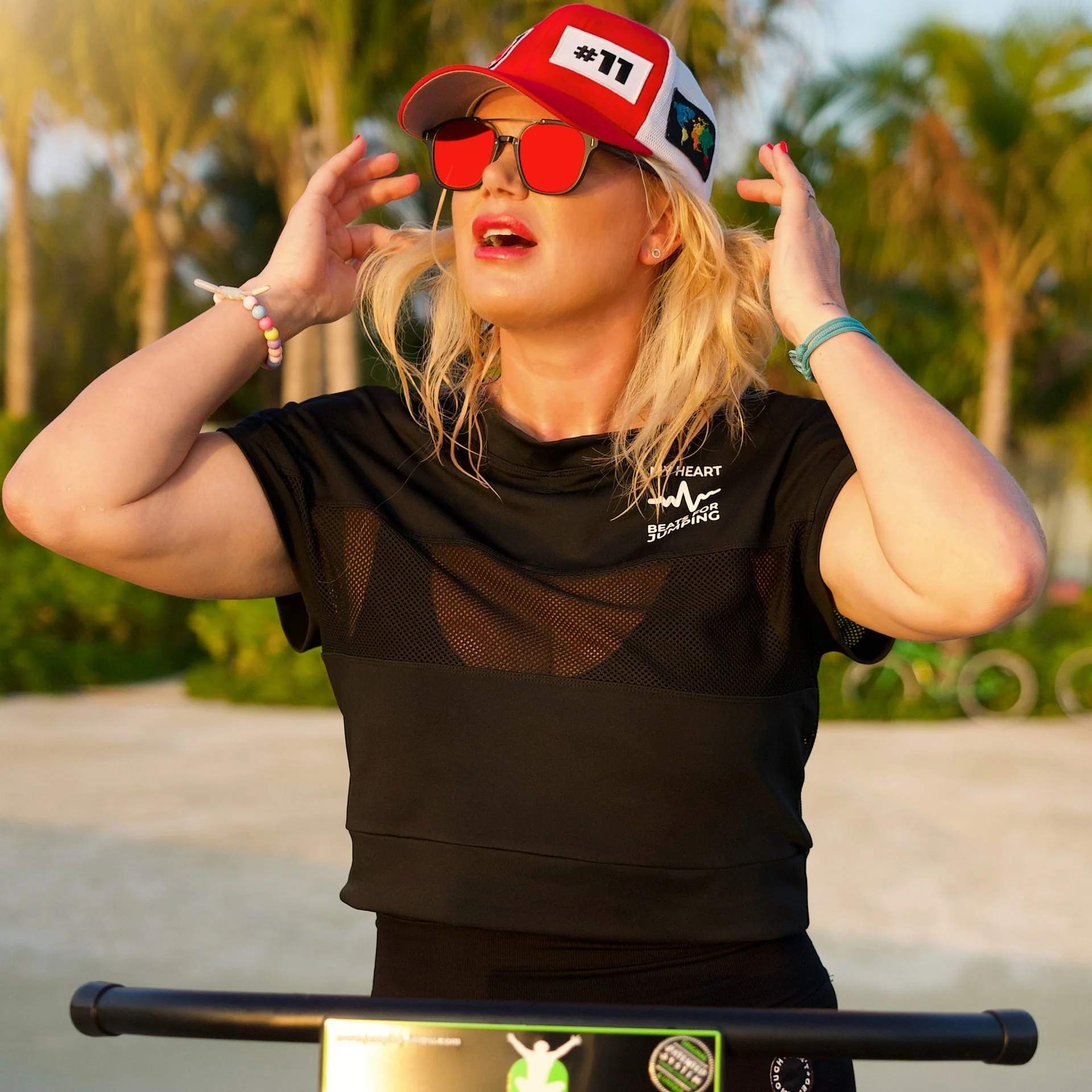 Black t-shirt BEAT with hood and mesh - Image 7